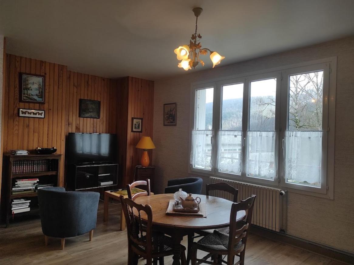 La Lisiere Appartement 2 Chambres Revin  Экстерьер фото